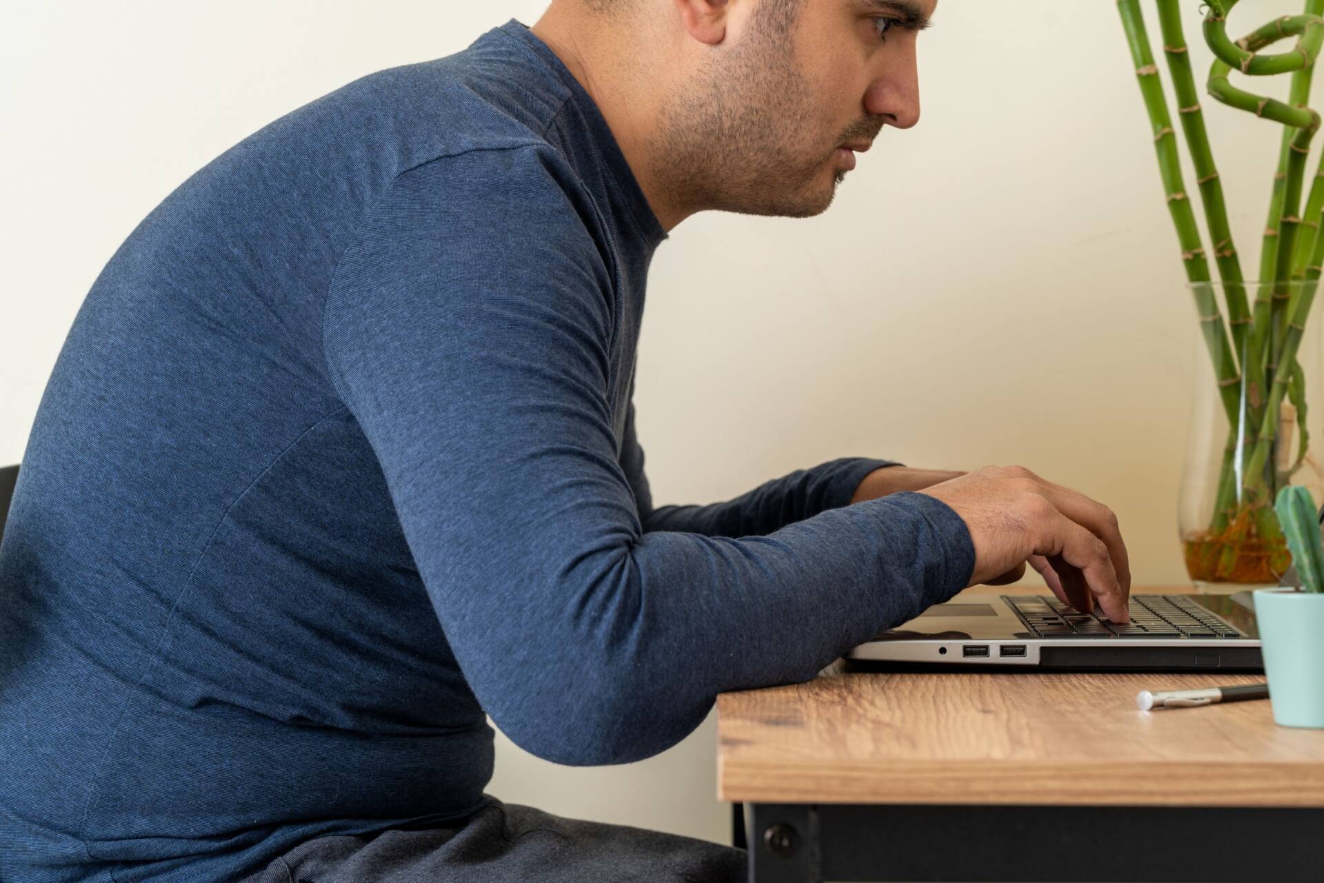 胸やけと背中の痛み